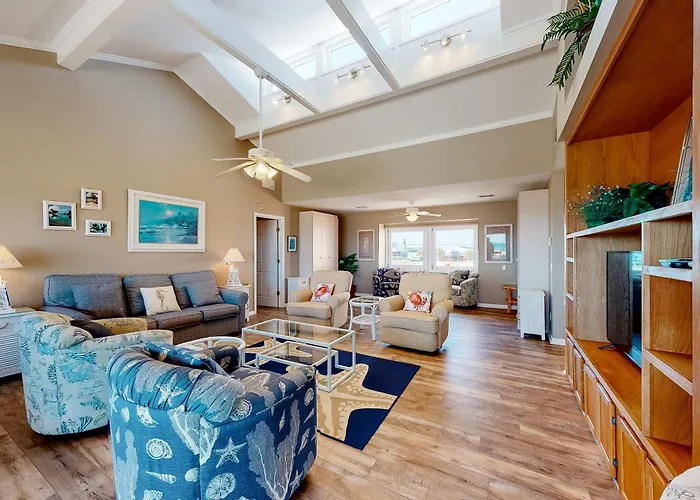 Gulf-front With Great Views, Balcony, Ac, Dog Friendly! *