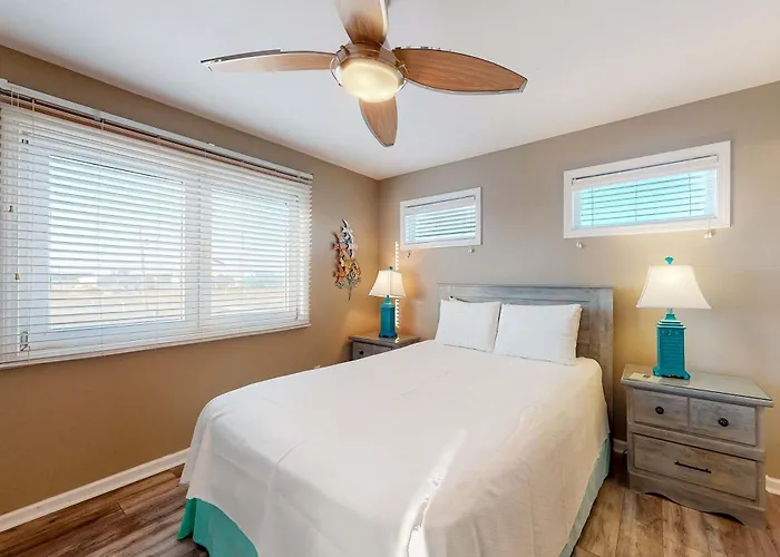 Gulf-front With Great Views, Balcony, Ac, Dog Friendly!