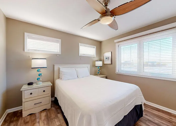 Gulf-front With Great Views, Balcony, Ac, Dog Friendly! Holiday home Gulf Shores
